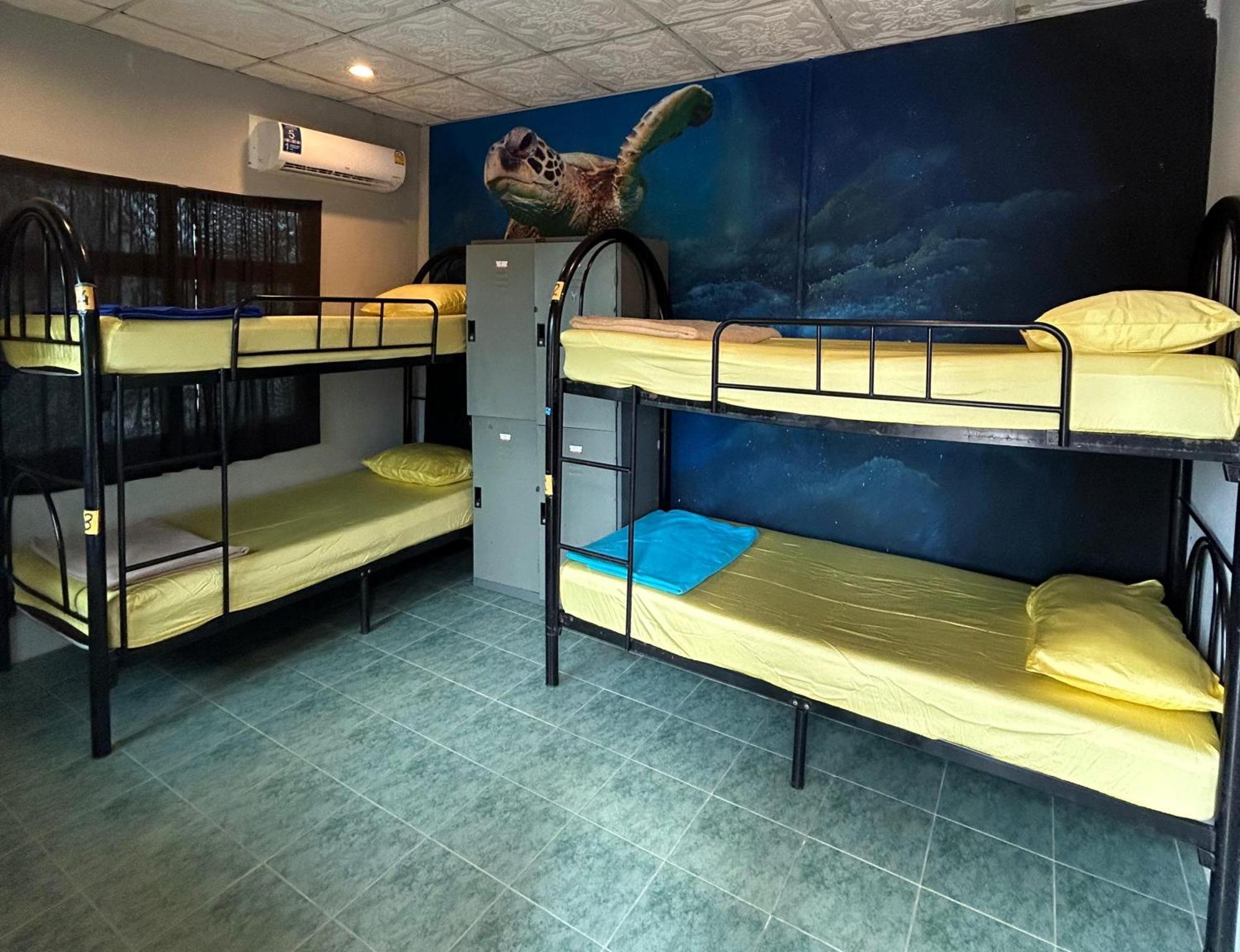 Wet! A Pool Party Hostel By Wild & Wandering Haad Rin Quarto foto
