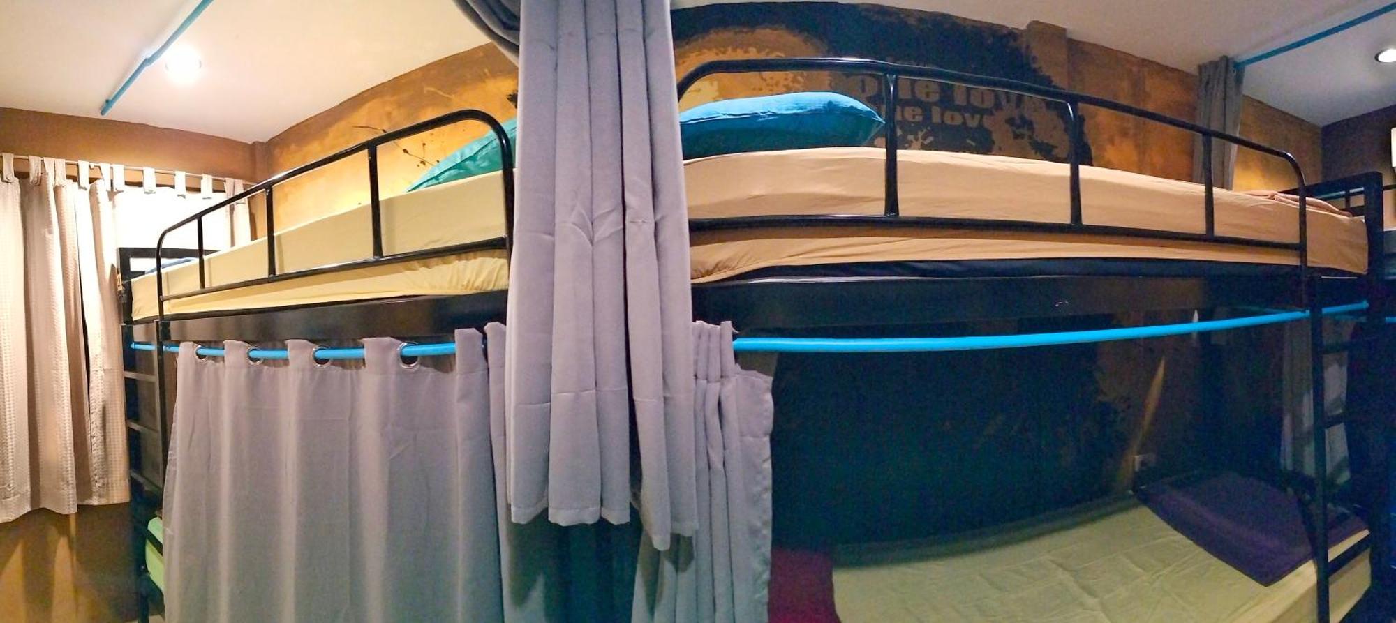Wet! A Pool Party Hostel By Wild & Wandering Haad Rin Quarto foto