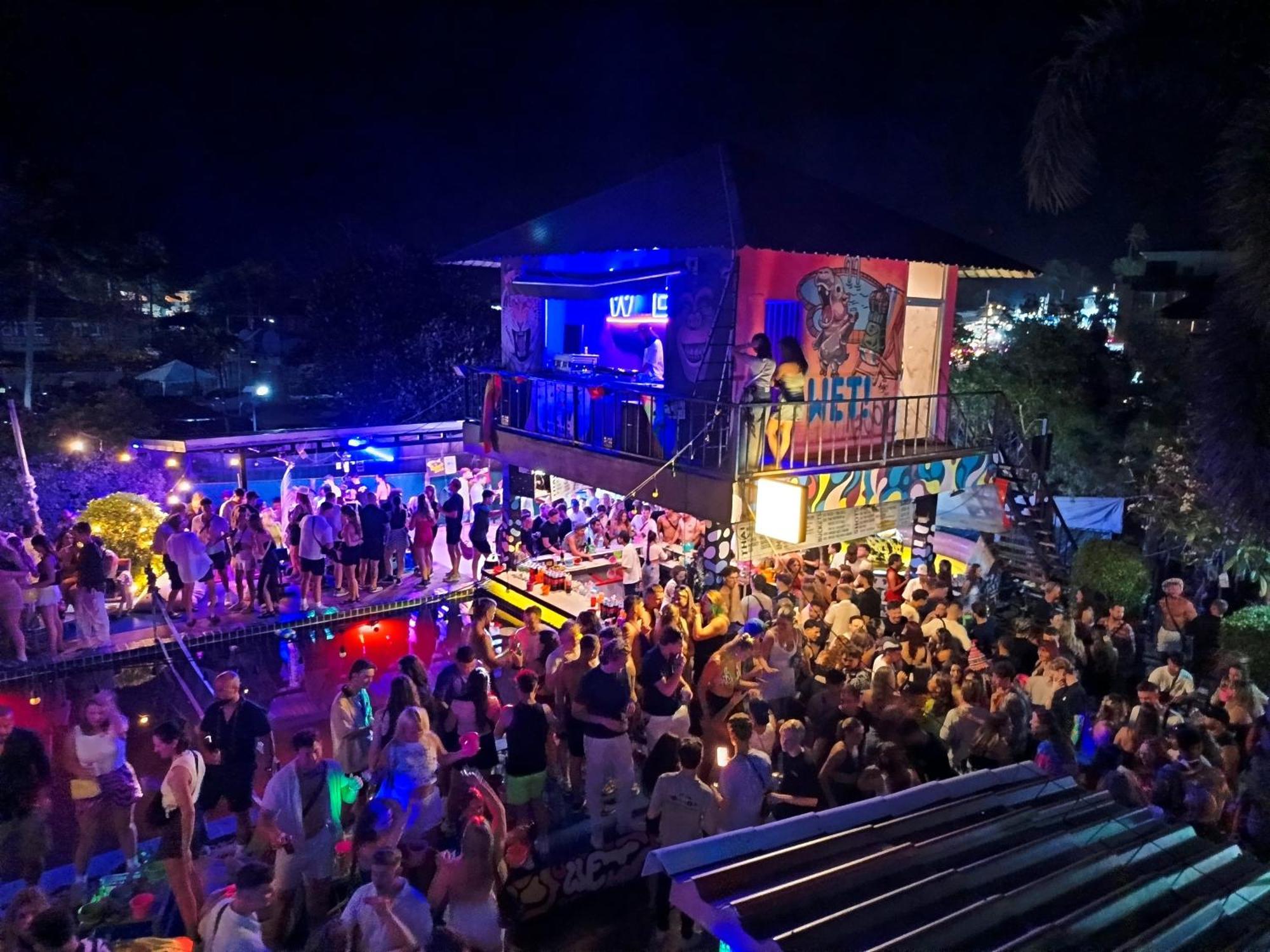 Wet! A Pool Party Hostel By Wild & Wandering Haad Rin Exterior foto